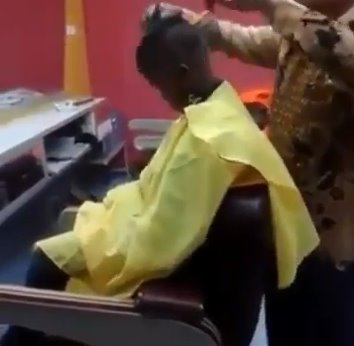 Video 30 Detik Potong Rambut Tidur